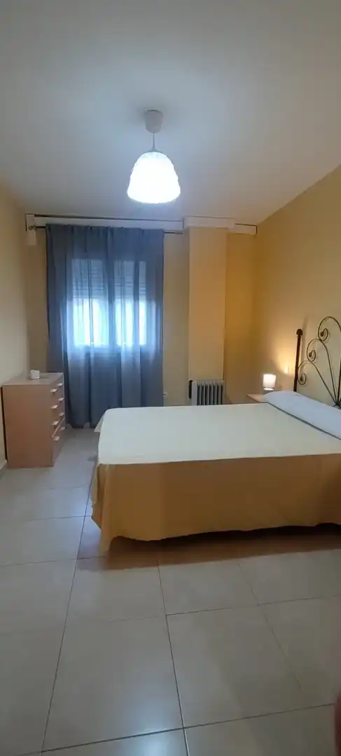 Habitación de Piso de alquiler en Cuacos de Yuste con Aire acondicionado, Trastero y Amueblado