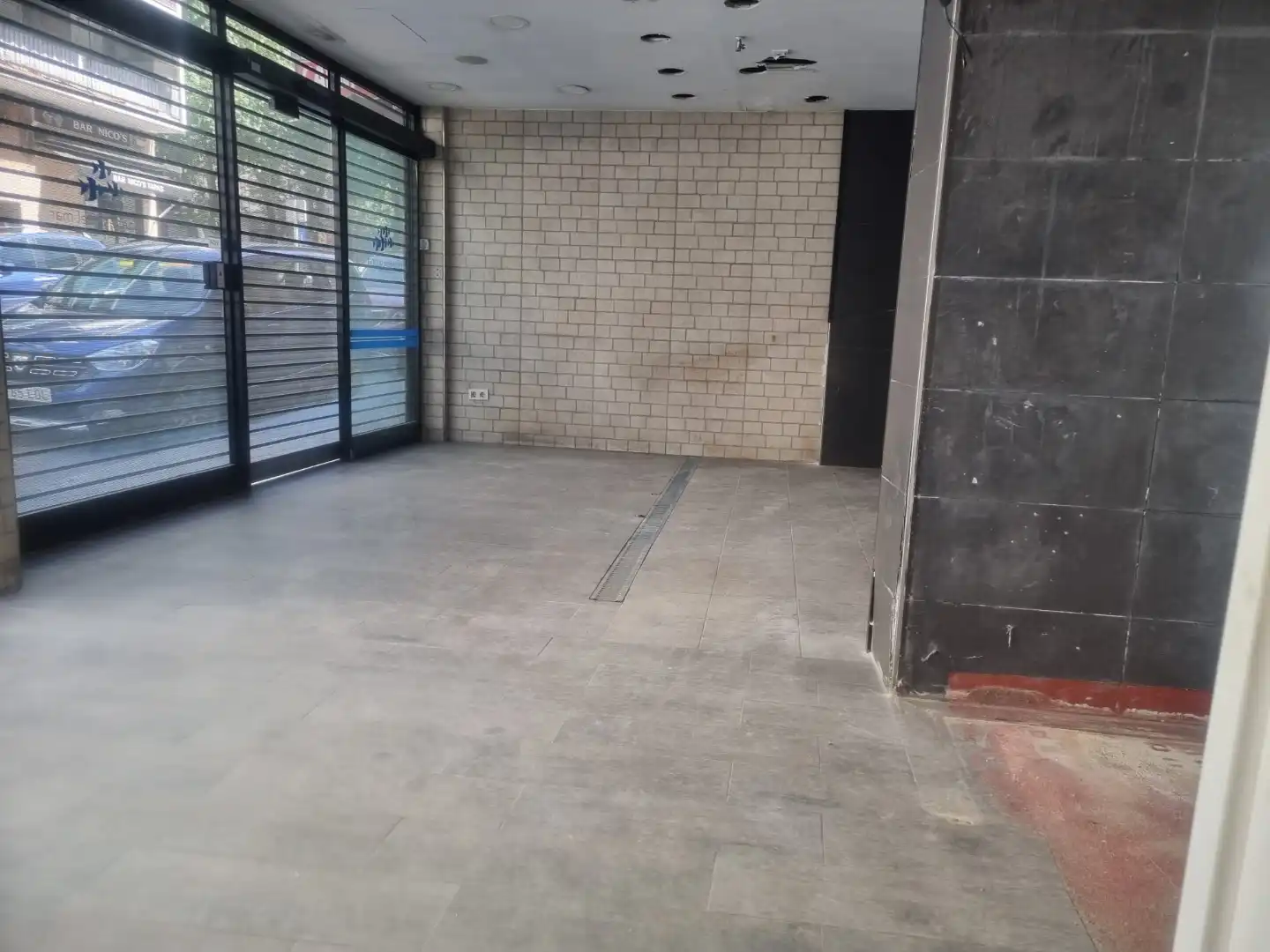 Commercial properties for sale in Calle de Artajona, 19, Valdezarza Commercial properties for sale in Madrid with Air Conditioner