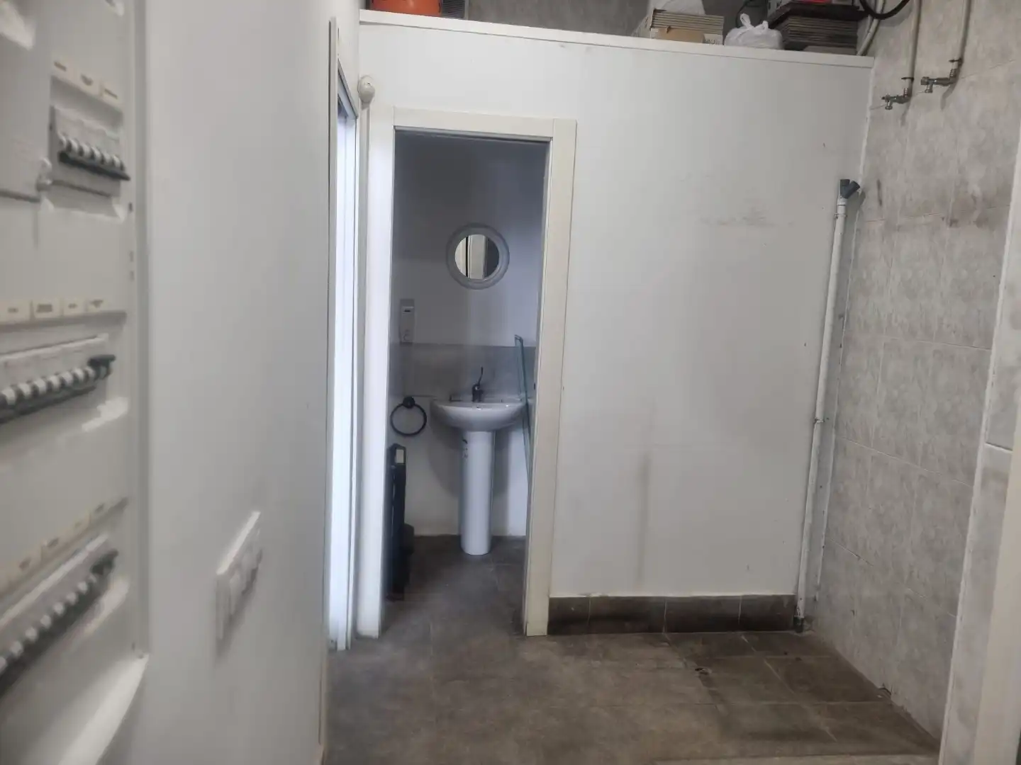 Commercial properties for sale in Calle de Artajona, 19, Valdezarza Commercial properties for sale in Madrid with Air Conditioner