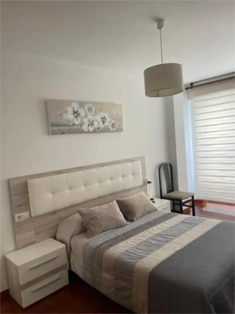 Apartament de lloguer a Santa Uxía de Ribeira Dormitori de Apartament de lloguer en Ribeira amb Calefacció, Traster i Moblat