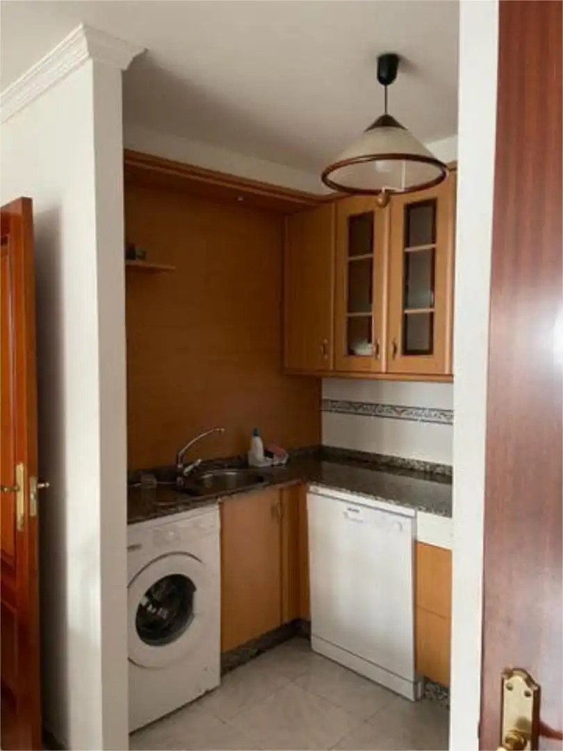 Apartament de lloguer a Santa Uxía de Ribeira Cuina de Apartament de lloguer en Ribeira amb Calefacció, Traster i Moblat