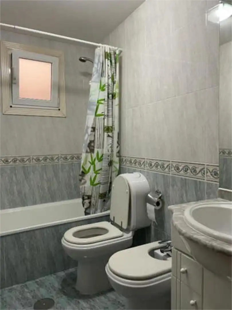 Apartament de lloguer a Santa Uxía de Ribeira Bany de Apartament de lloguer en Ribeira amb Calefacció, Traster i Moblat