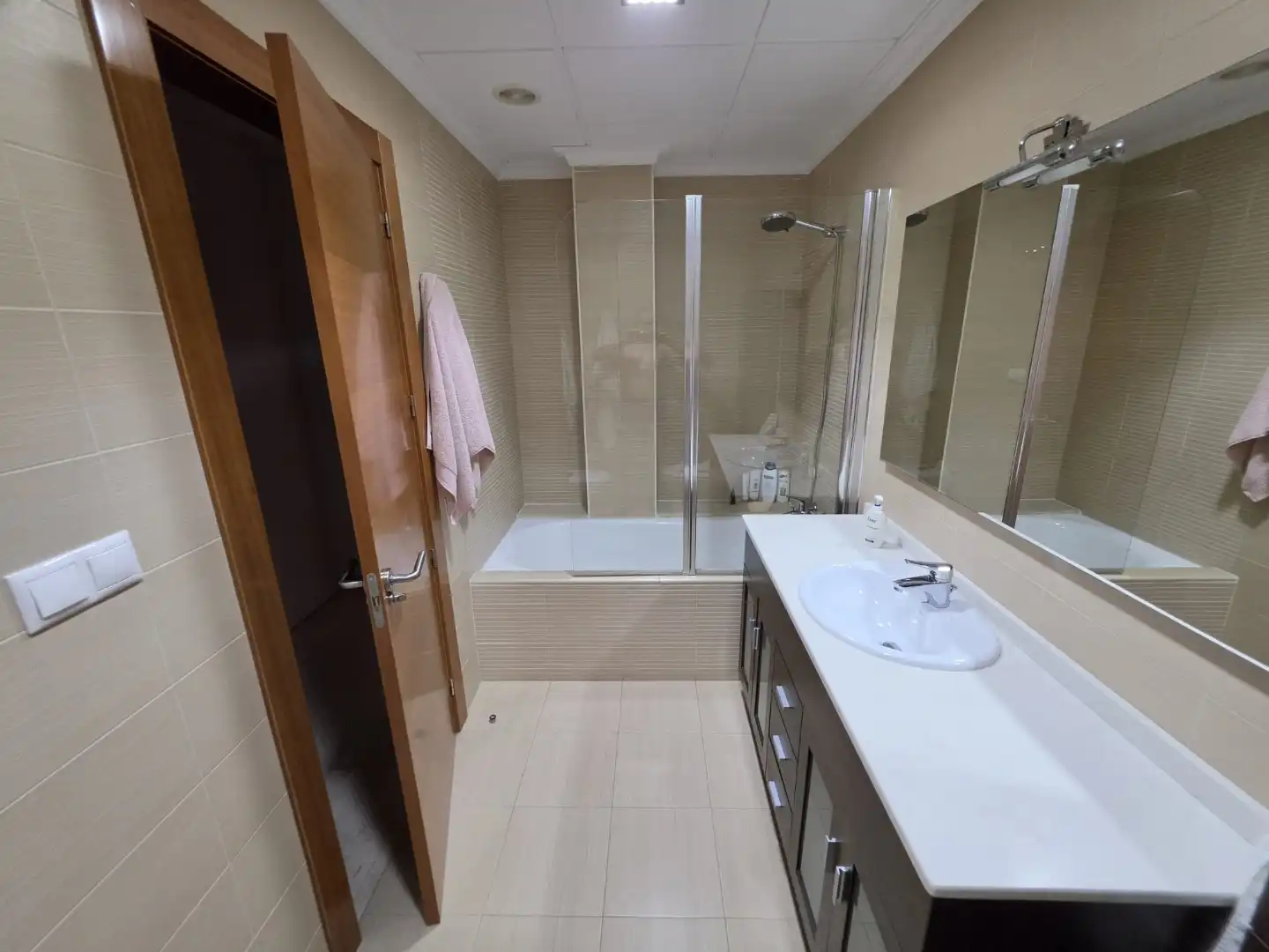 Piso de alquiler en Carrer Curtidors, 2, El Raval - Portes Encarnades Baño de Piso de alquiler en Elche / Elx con Aire acondicionado, Piscina y Balcón