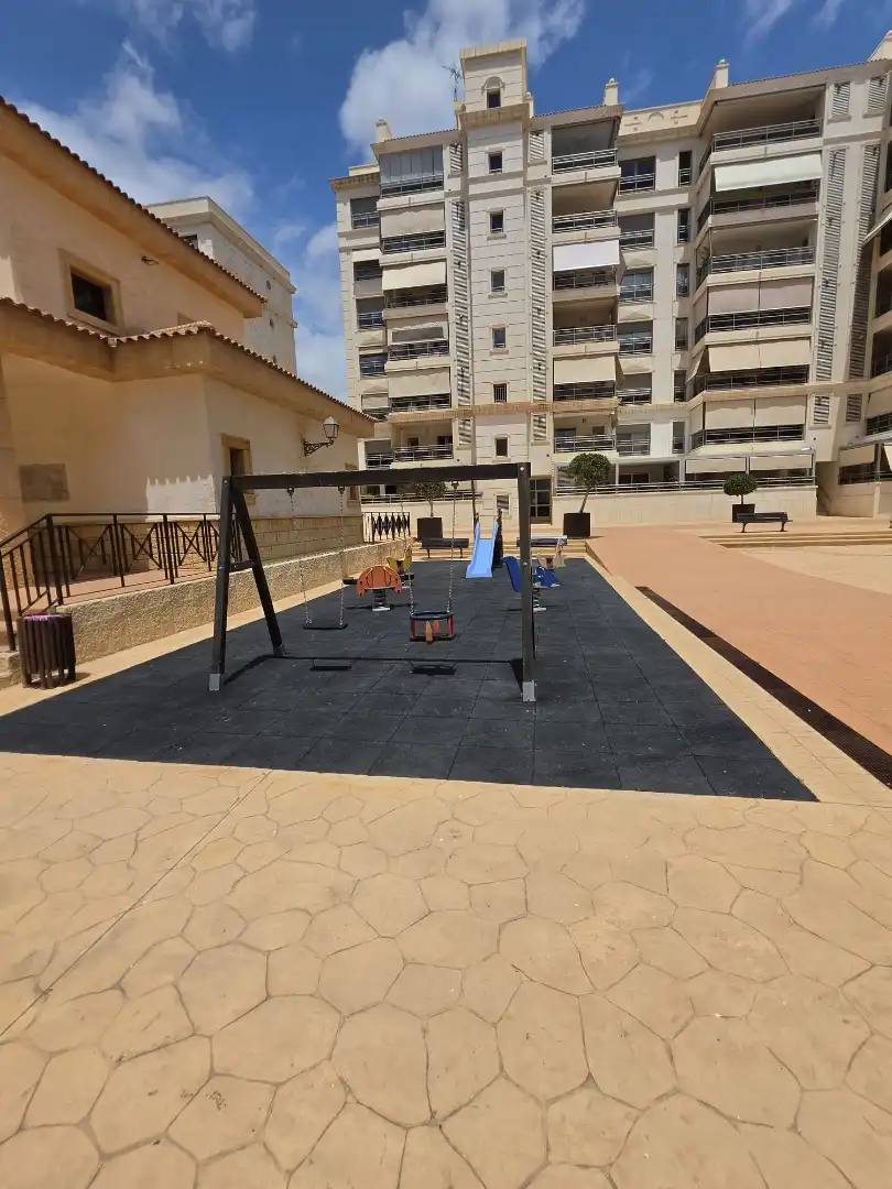 Piso de alquiler en Carrer Curtidors, 2, El Raval - Portes Encarnades Terraza de Piso de alquiler en Elche / Elx con Aire acondicionado, Piscina y Balcón
