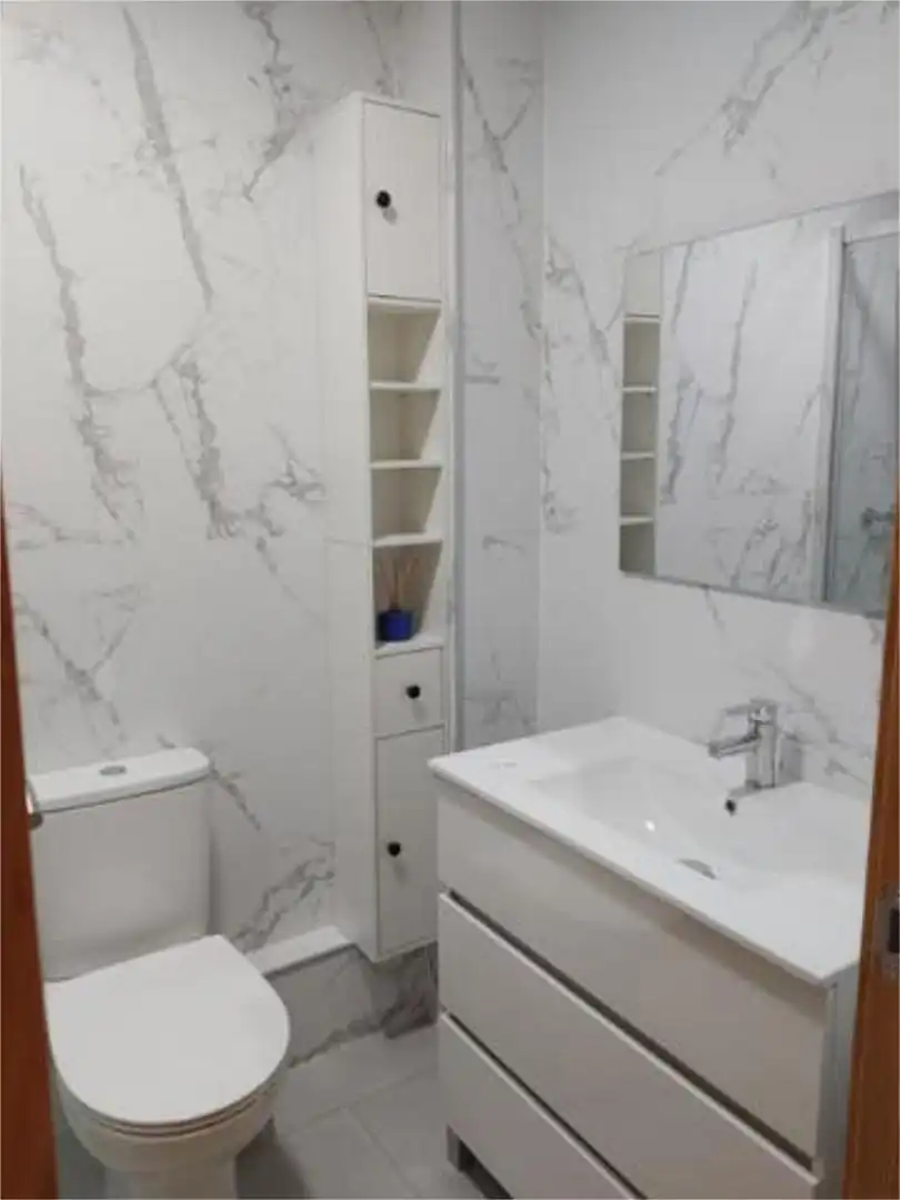 Flat for rent in A Piriganlla - Albeiros - Garabolos Bathroom of Flat for rent in Lugo with Heating, Terrace and Storage room
