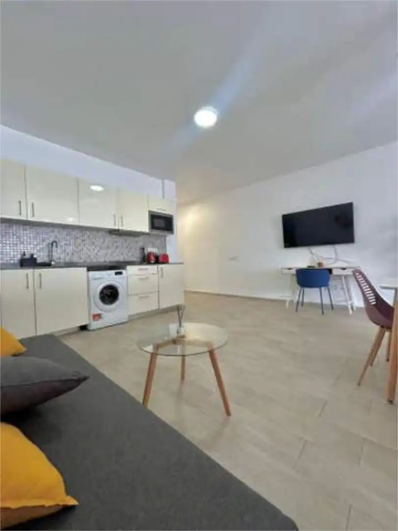 Casa adosada en venta en Santa Catalina - Canteras Cocina de Casa adosada en venta en Las Palmas de Gran Canaria con Amueblado