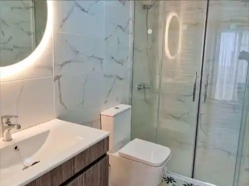 Flat for sale in Calle Rosario Cepeda, 24, Centro Histórico Bathroom of Flat for sale in Cádiz Capital with Balcony