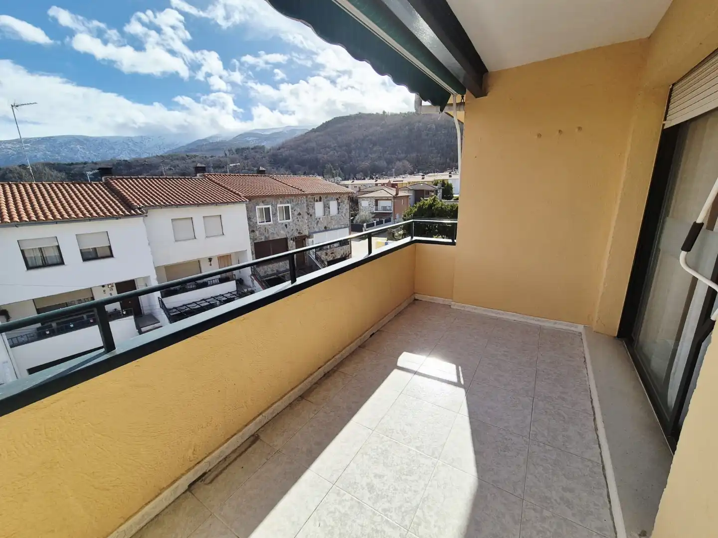 Flat for rent in Camino Agua Prados, 60, Navaluenga Exterior view of Flat for rent in Navaluenga with Terrace, Furnished and Oven