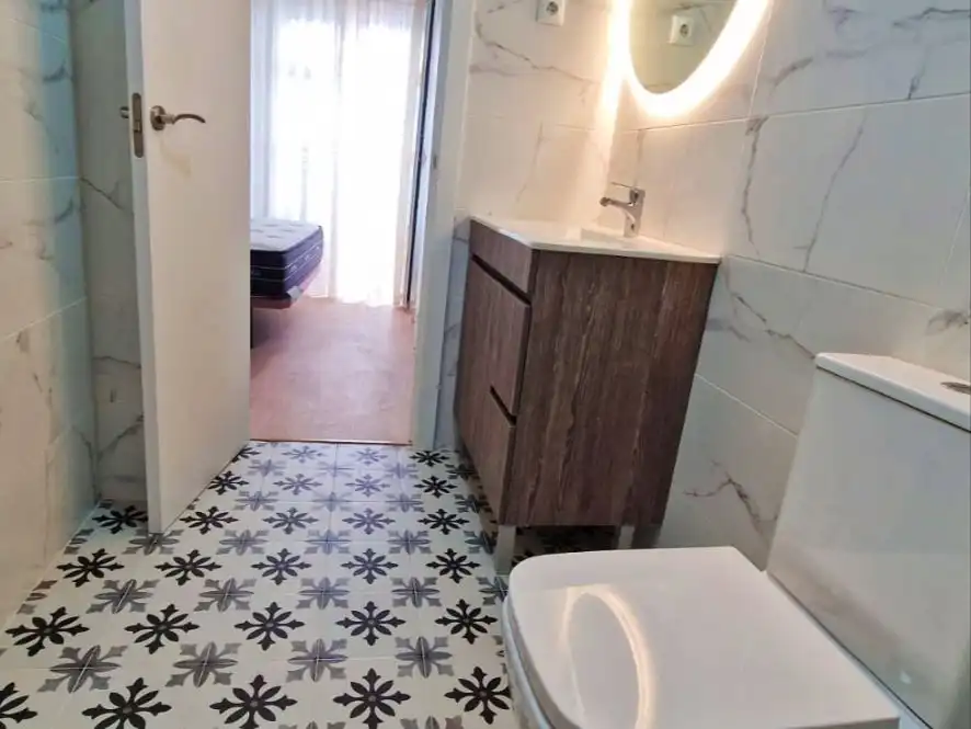 Flat for sale in Calle Rosario Cepeda, 24, Centro Histórico Bathroom of Flat for sale in Cádiz Capital with Balcony