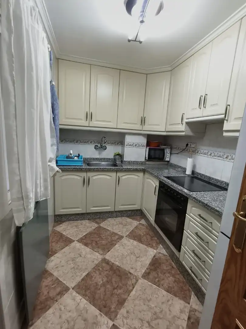 Flat for rent in Calle Maximiliano Garcia Soriano, 62, Fraternidad Flat for rent in Calle Maximiliano Garcia Soriano, 62, Fraternidad