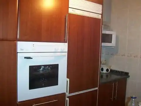 Wohnung zum Verkauf in Avenida de Las Abadias, 36, Norte Küche von Wohnung zum Verkauf in Mérida mit Klimaanlage, Heizung und Privatgarten