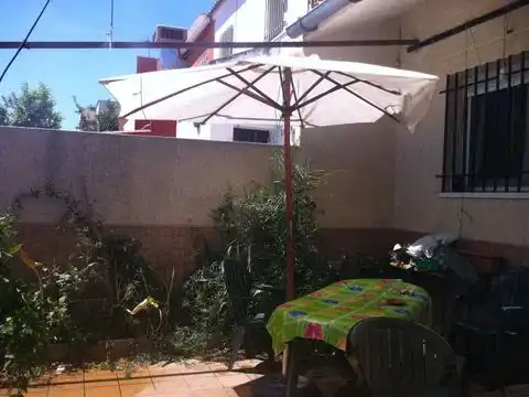 Wohnung zum Verkauf in Avenida de Las Abadias, 36, Norte Garten von Wohnung zum Verkauf in Mérida mit Klimaanlage, Heizung und Privatgarten