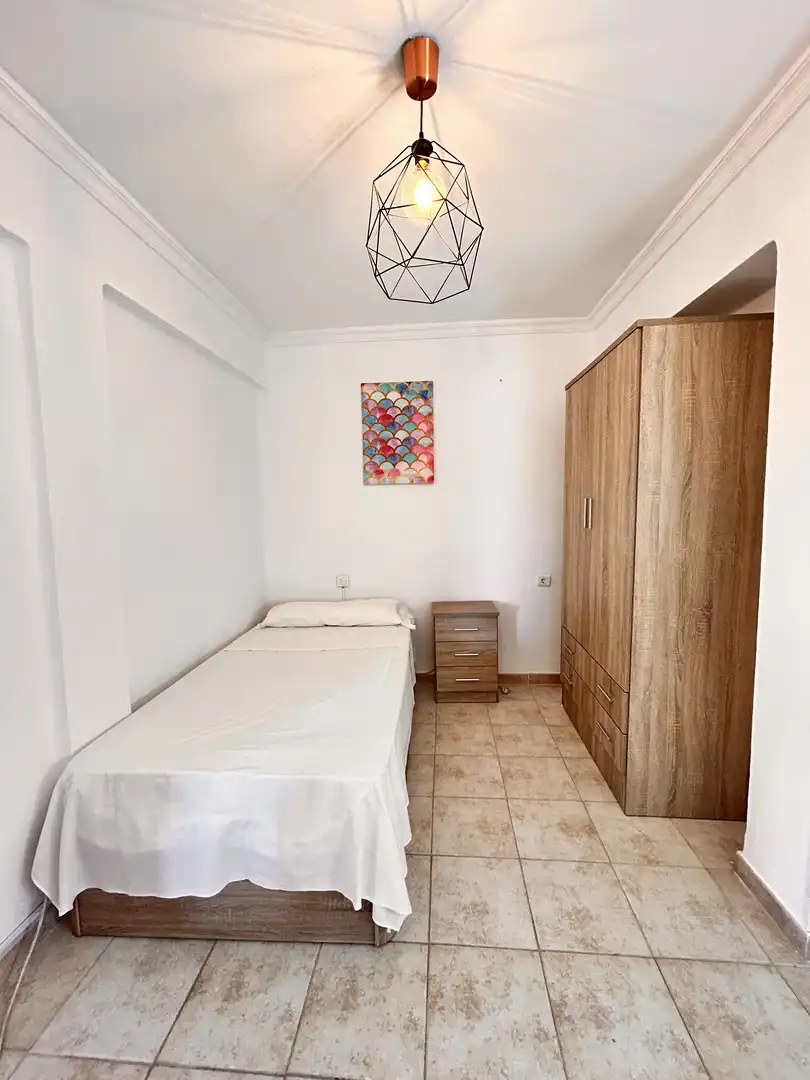 Piso de alquiler en Calle Archidona, 2, Portada Alta - Pol. Crta. De Cártama Habitación de Piso de alquiler en Málaga