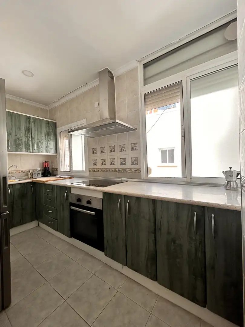 Piso de alquiler en Calle Archidona, 2, Portada Alta - Pol. Crta. De Cártama Cocina de Piso de alquiler en Málaga