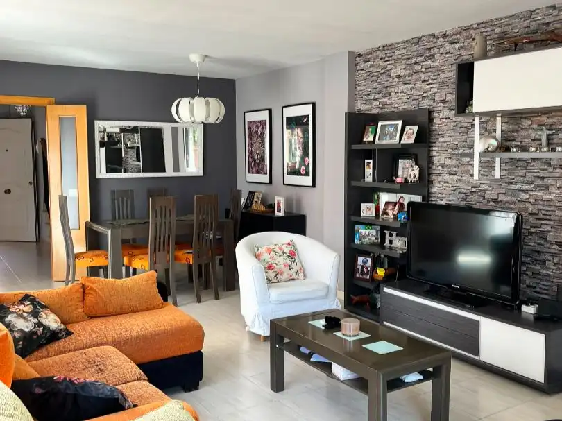 Haus oder Chalet zum Verkauf in Calle Valdezarza, 32, Daganzo de Arriba Wohnzimmer von Haus oder Chalet zum Verkauf in Daganzo de Arriba mit Klimaanlage, Heizung und Privatgarten