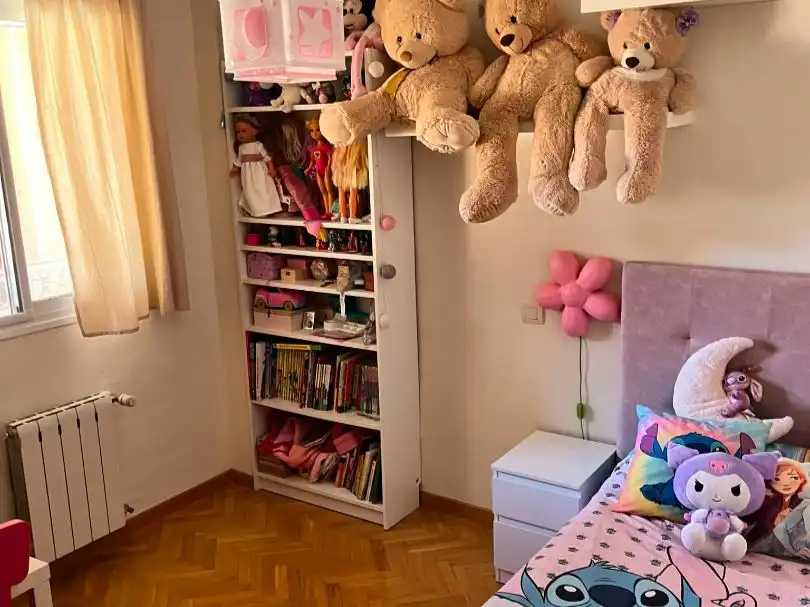 Haus oder Chalet zum Verkauf in Calle Valdezarza, 32, Daganzo de Arriba Schlafzimmer von Haus oder Chalet zum Verkauf in Daganzo de Arriba mit Klimaanlage, Heizung und Privatgarten
