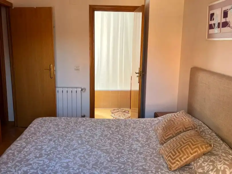 Haus oder Chalet zum Verkauf in Calle Valdezarza, 32, Daganzo de Arriba Schlafzimmer von Haus oder Chalet zum Verkauf in Daganzo de Arriba mit Klimaanlage, Heizung und Privatgarten