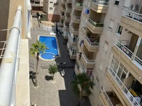 Piso de alquiler en Avenida Diego Ramírez Pastor, 166, Antonio Machado Vista exterior de Piso de alquiler en Torrevieja con Aire acondicionado, Terraza y Piscina