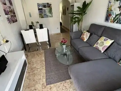 Piso de alquiler en Avenida Diego Ramírez Pastor, 166, Antonio Machado Sala de estar de Piso de alquiler en Torrevieja con Aire acondicionado, Terraza y Piscina