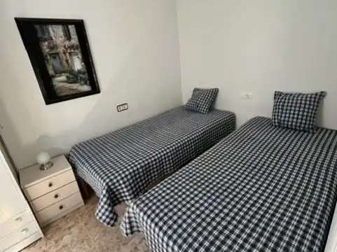 Piso de alquiler en Avenida Diego Ramírez Pastor, 166, Antonio Machado Habitación de Piso de alquiler en Torrevieja con Aire acondicionado, Terraza y Piscina