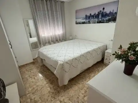 Piso de alquiler en Avenida Diego Ramírez Pastor, 166, Antonio Machado Habitación de Piso de alquiler en Torrevieja con Aire acondicionado, Terraza y Piscina