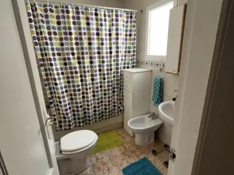 Piso de alquiler en Avenida Diego Ramírez Pastor, 166, Antonio Machado Baño de Piso de alquiler en Torrevieja con Aire acondicionado, Terraza y Piscina