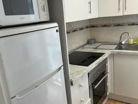 Piso de alquiler en Avenida Diego Ramírez Pastor, 166, Antonio Machado Cocina de Piso de alquiler en Torrevieja con Aire acondicionado, Terraza y Piscina