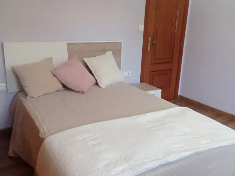 Flat for rent in Rúa das Salvadas, 23, Campus Norte - San Caetano Bedroom of Flat for rent in Santiago de Compostela with Heating, Parquet flooring and Furnished
