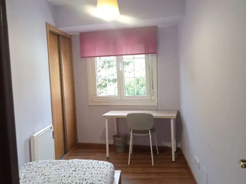 Flat for rent in Rúa das Salvadas, 23, Campus Norte - San Caetano Bedroom of Flat for rent in Santiago de Compostela with Heating, Parquet flooring and Furnished