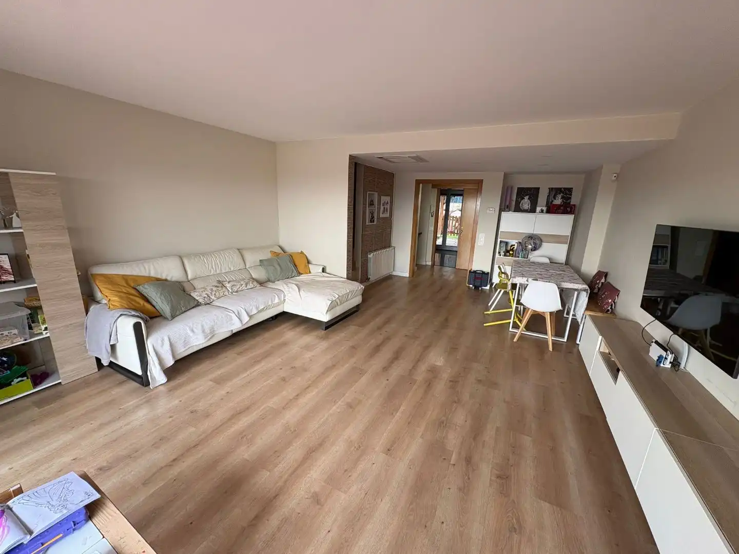 Wohnzimmer von Wohnung zum Verkauf in Santa Eulàlia de Ronçana mit Klimaanlage, Heizung und Privatgarten