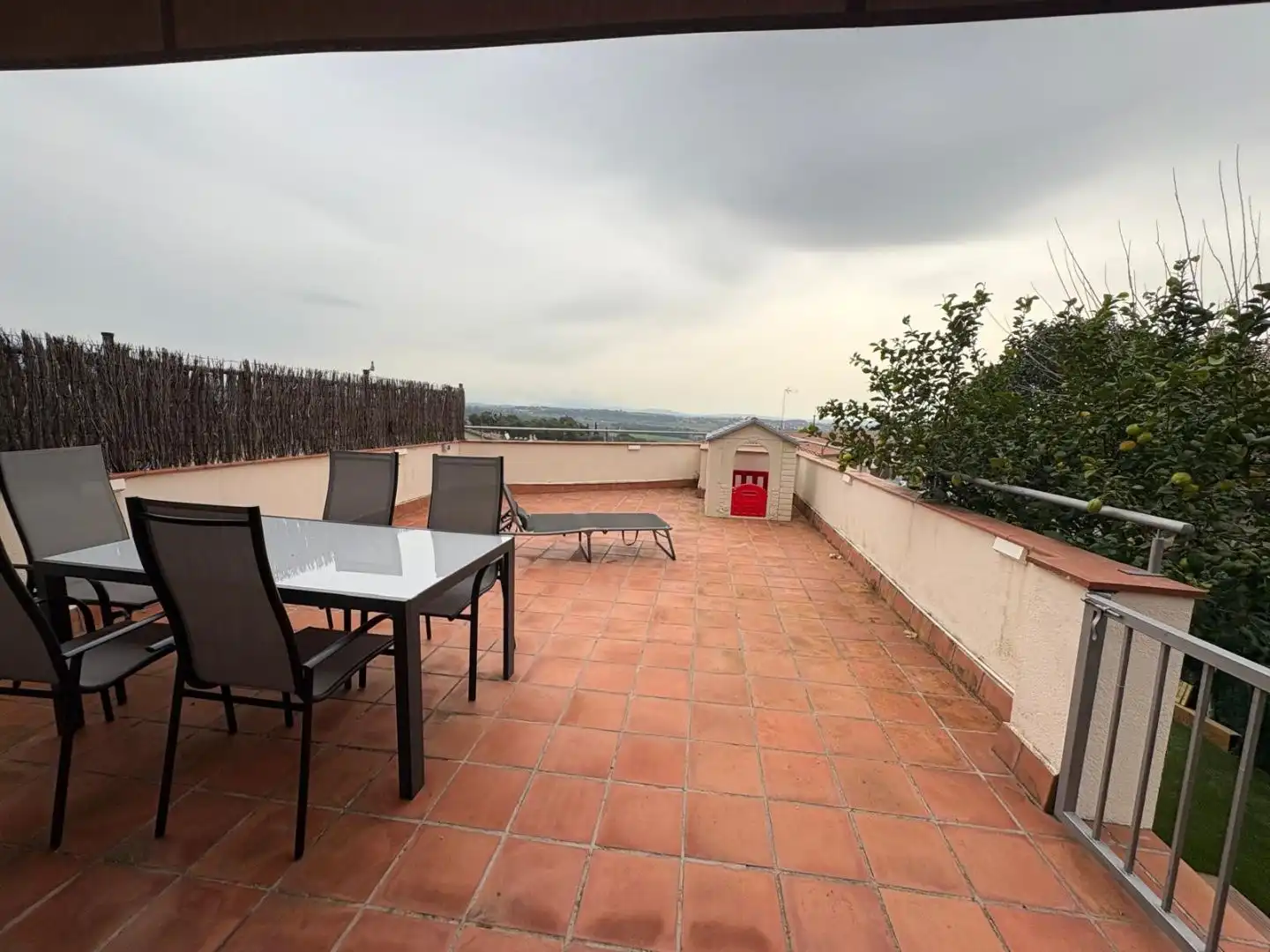 Terrasse von Wohnung zum Verkauf in Santa Eulàlia de Ronçana mit Klimaanlage, Heizung und Privatgarten