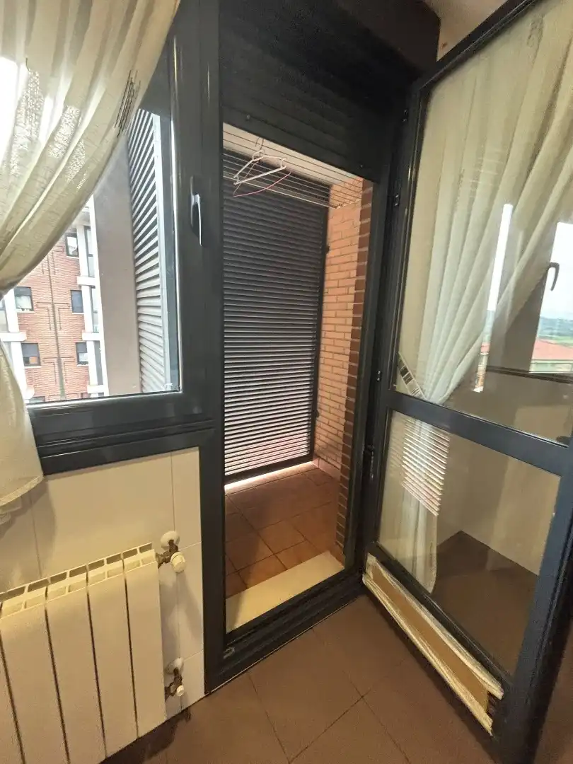 Piso de alquiler en Calle Emilia Pardo Bazán, 12, El Carbayedo - El Quirinal Terraza de Piso de alquiler en Avilés con Trastero