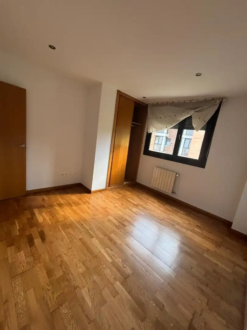 Piso de alquiler en Calle Emilia Pardo Bazán, 12, El Carbayedo - El Quirinal Habitación de Piso de alquiler en Avilés con Trastero