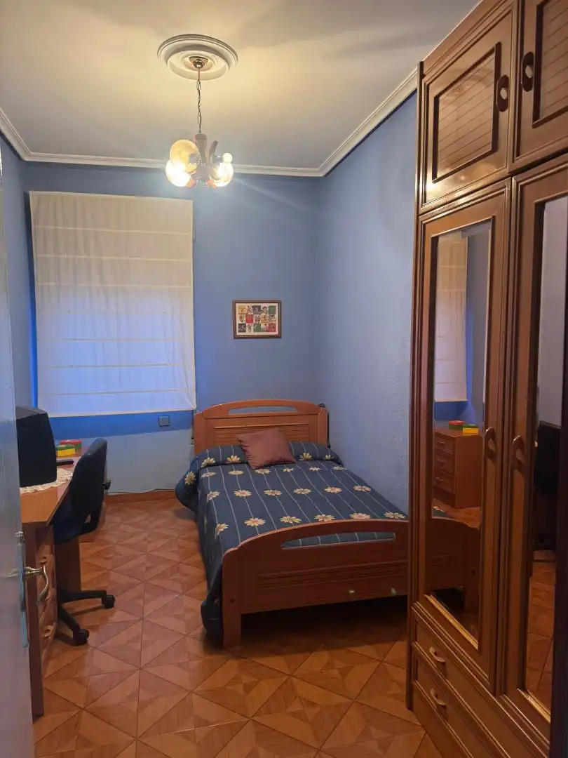 Bedroom of Flat for rent in Aller