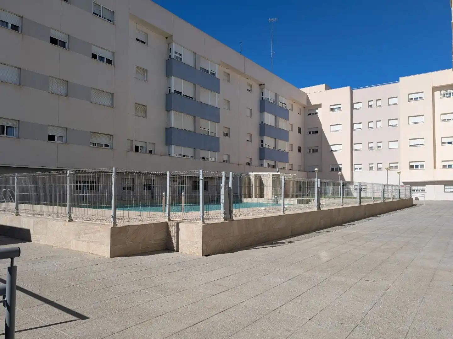 Piso en venta en Avenida Ronda del Estero, 28, Ronda del Estero Vista exterior de Piso en venta en San Fernando con Aire acondicionado y Piscina