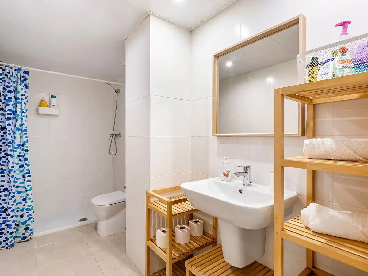 Wohnung zum Verkauf in Avinguda de la Tramuntana, 12, Playa del Puig Badezimmer von Wohnung zum Verkauf in El Puig de Santa Maria mit Klimaanlage, Terrasse und Schwimmbad