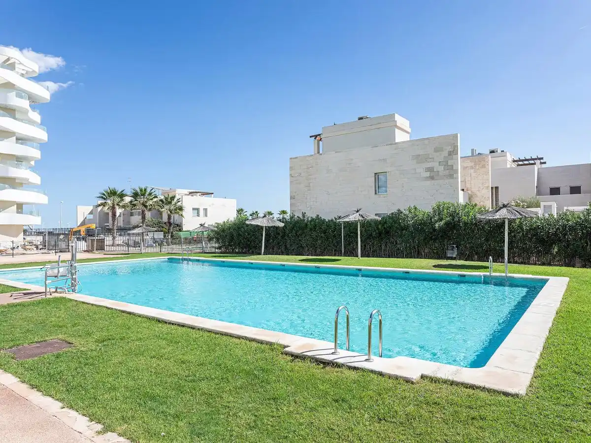 Wohnung zum Verkauf in Avinguda de la Tramuntana, 12, Playa del Puig Schwimmbecken von Wohnung zum Verkauf in El Puig de Santa Maria mit Klimaanlage, Terrasse und Schwimmbad