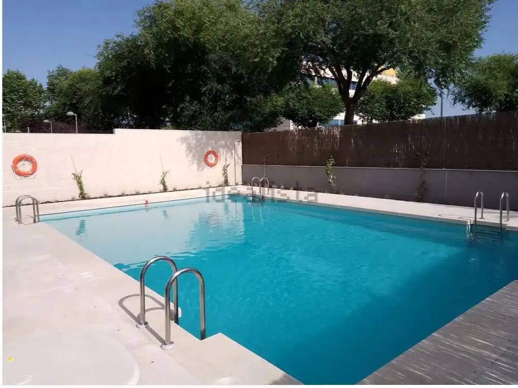 Pis de lloguer a Calle Laguna del Marquesado, 5, Villaverde Alto Piscina de Pis de lloguer en Madrid amb Aire condicionat, Calefacció i Parquet