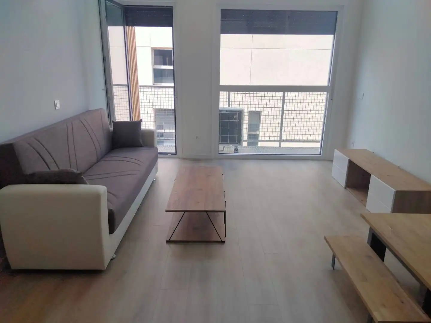 Pis de lloguer a Calle Laguna del Marquesado, 5, Villaverde Alto Sala d'estar de Pis de lloguer en Madrid amb Aire condicionat, Calefacció i Parquet