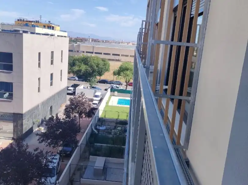 Pis de lloguer a Calle Laguna del Marquesado, 5, Villaverde Alto Vista exterior de Pis de lloguer en Madrid amb Aire condicionat, Calefacció i Parquet