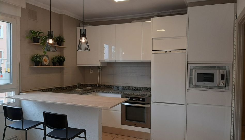 Piso en venta en Zumakadi Ibilbidea, 70, Adurtza, Vitoria - Gasteiz - imagen 1 Foto 1 de Piso en venta en Zumakadi Ibilbidea, 70, Adurtza, Vitoria - Gasteiz