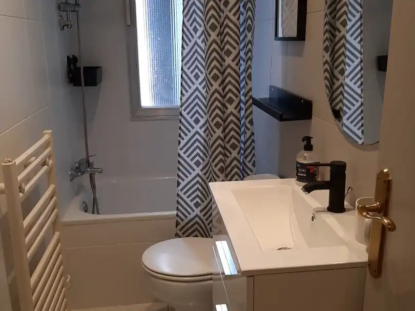 Piso en venta en Zumakadi Ibilbidea, 70, Adurtza Baño de Piso en venta en Vitoria - Gasteiz con Calefacción y Amueblado