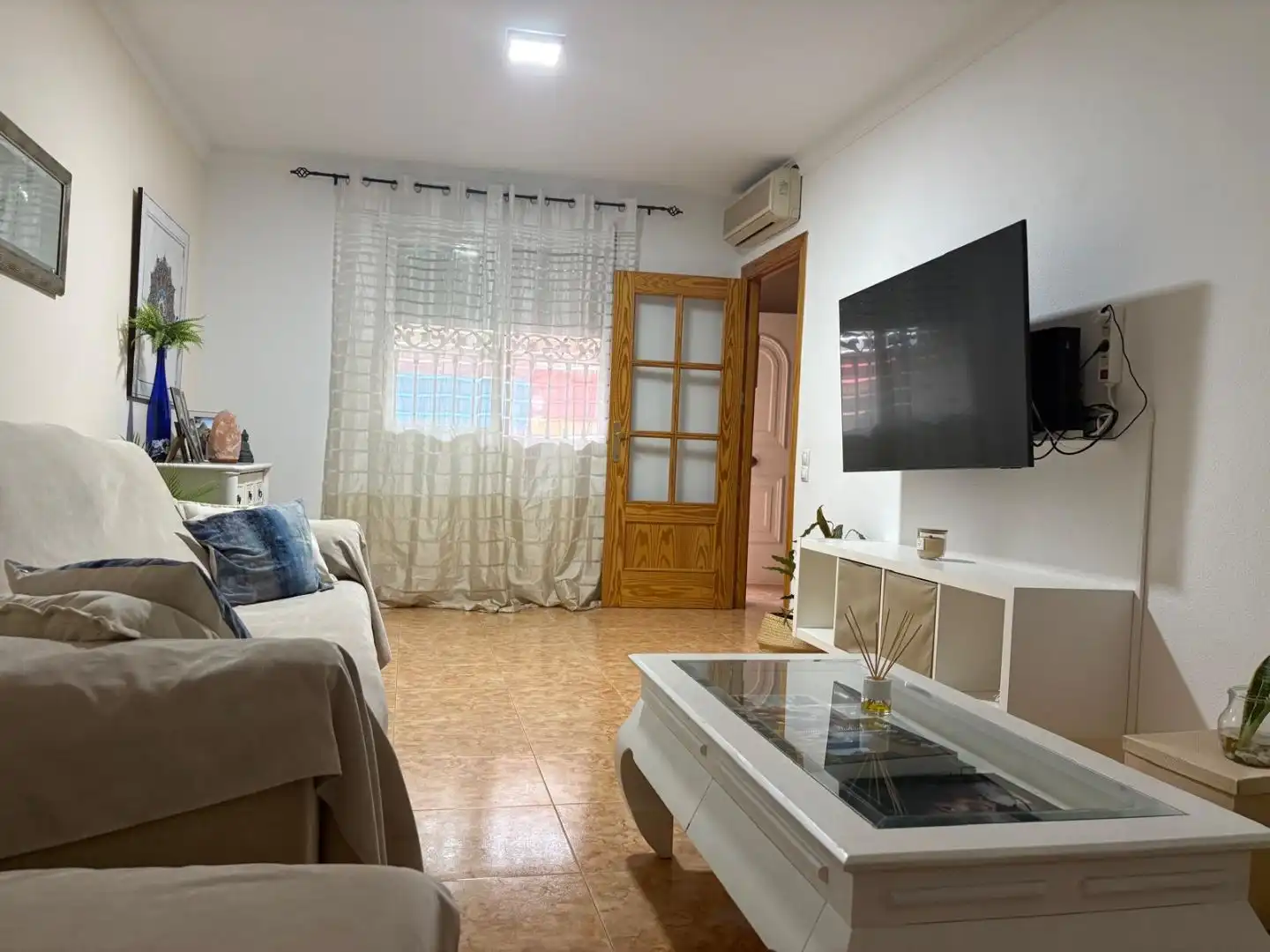Piso en venta en Calle Pasionaria, 19, La Gangosa Sala de estar de Piso en venta en Vícar con Aire acondicionado, Parquet y Terraza