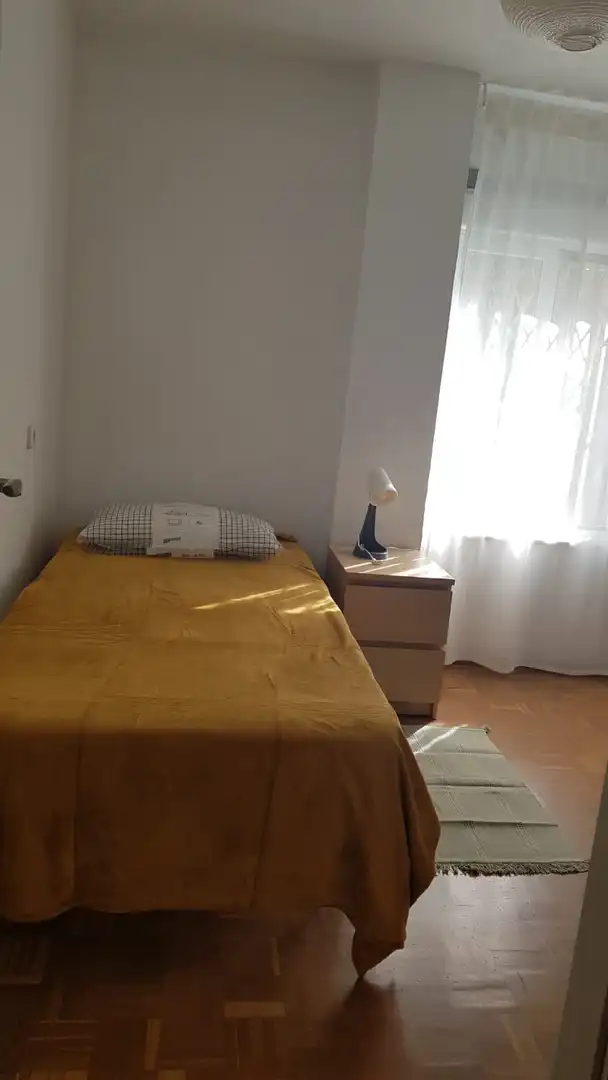 Room in Calle de San Juan de Mata, 35, Lucero