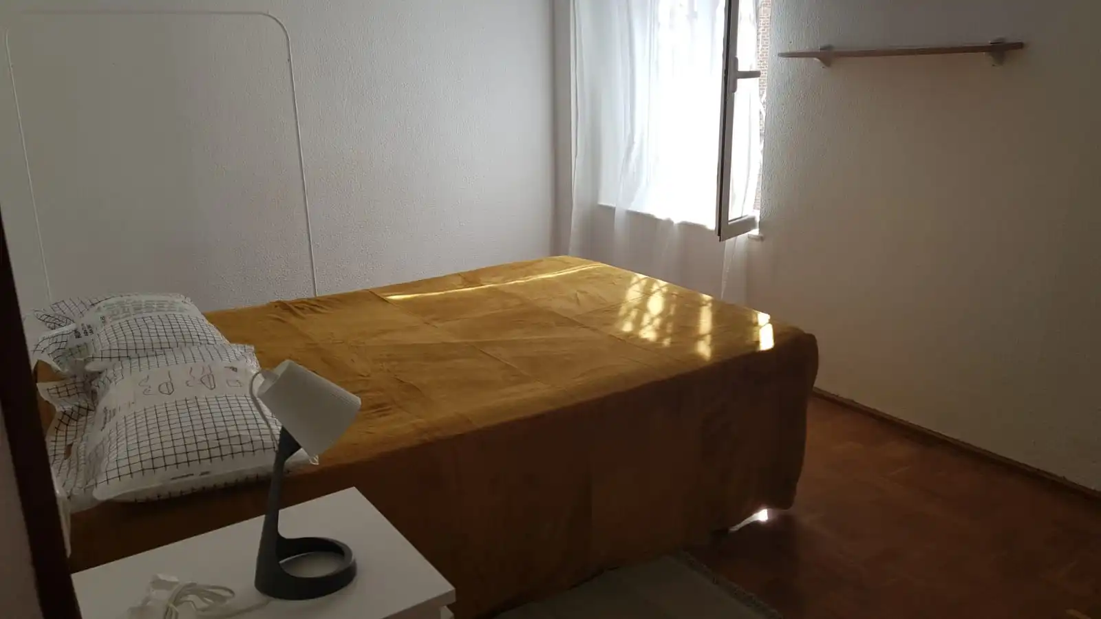 Room in Calle de San Juan de Mata, 35, Lucero