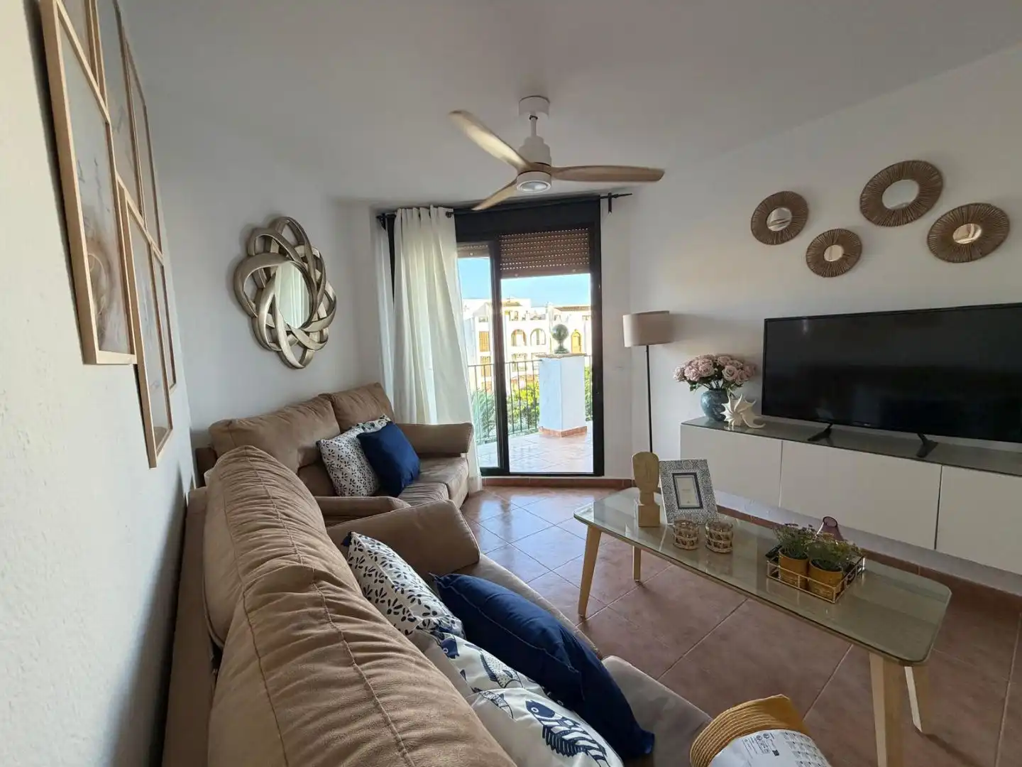 Piso en venta en Carretera de Atlanterra, 1, Zahara de los Atunes Sala de estar de Piso en venta en Zahara de los Atunes con Terraza, Piscina y Balcón
