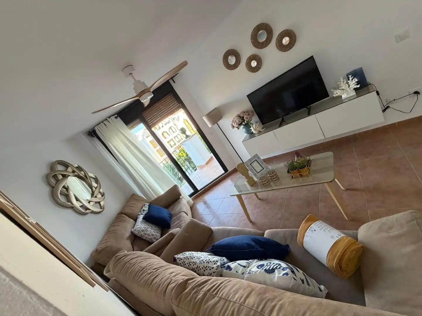 Piso en venta en Carretera de Atlanterra, 1, Zahara de los Atunes Sala de estar de Piso en venta en Zahara de los Atunes con Terraza, Piscina y Balcón