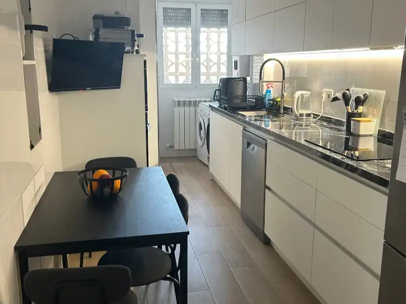 Wohnung zum Verkauf in Calle Circunvalación Encina, 20, Chana Küche von Wohnung zum Verkauf in Granada Capital mit Klimaanlage und Balkon