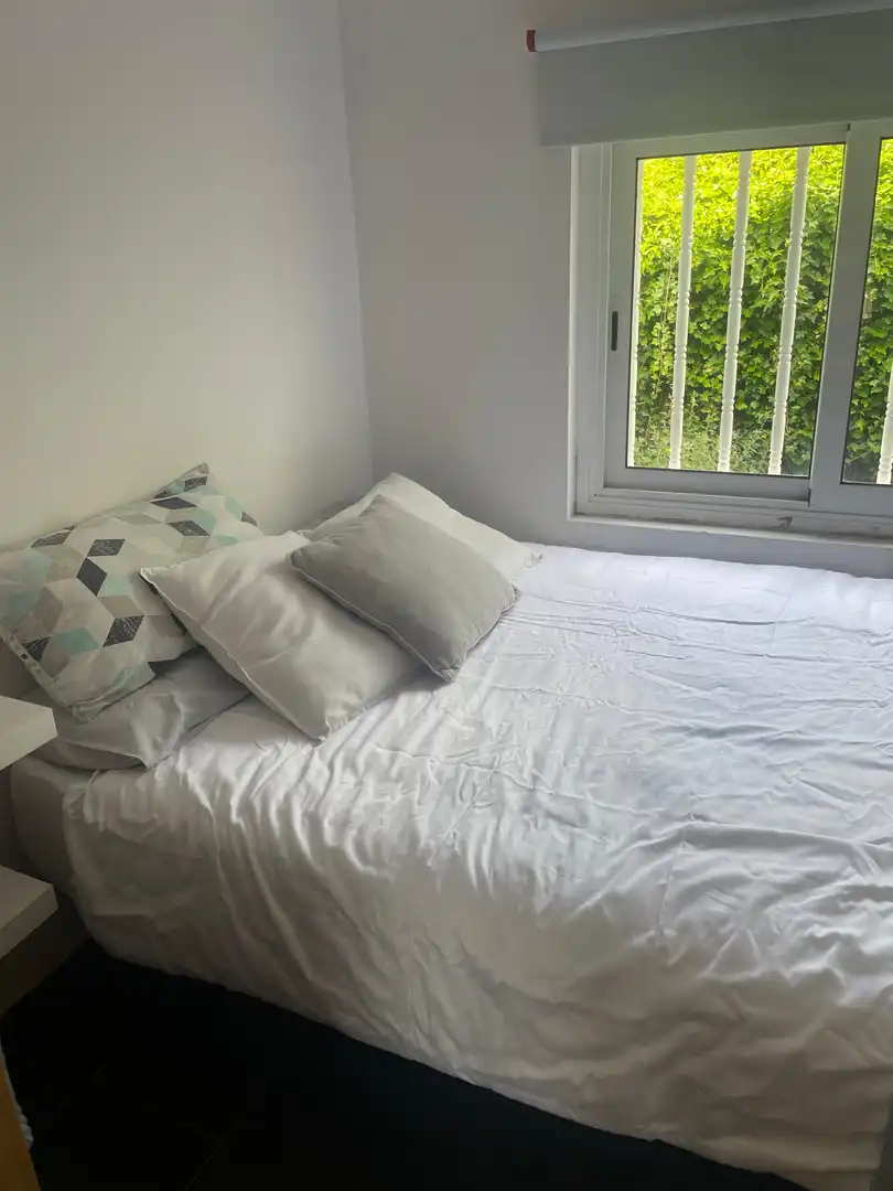 Room in Carrer d'Orense, 1, Mira-sol