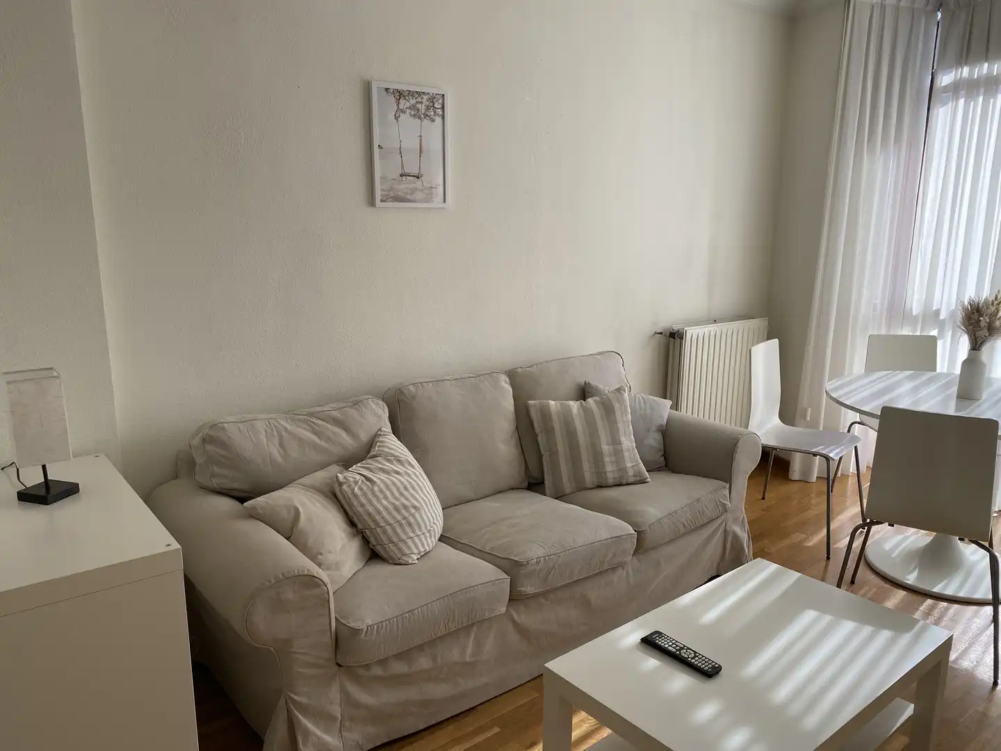 Living room of Flat for rent in  Madrid Capital  with Air Conditioner and Balcony